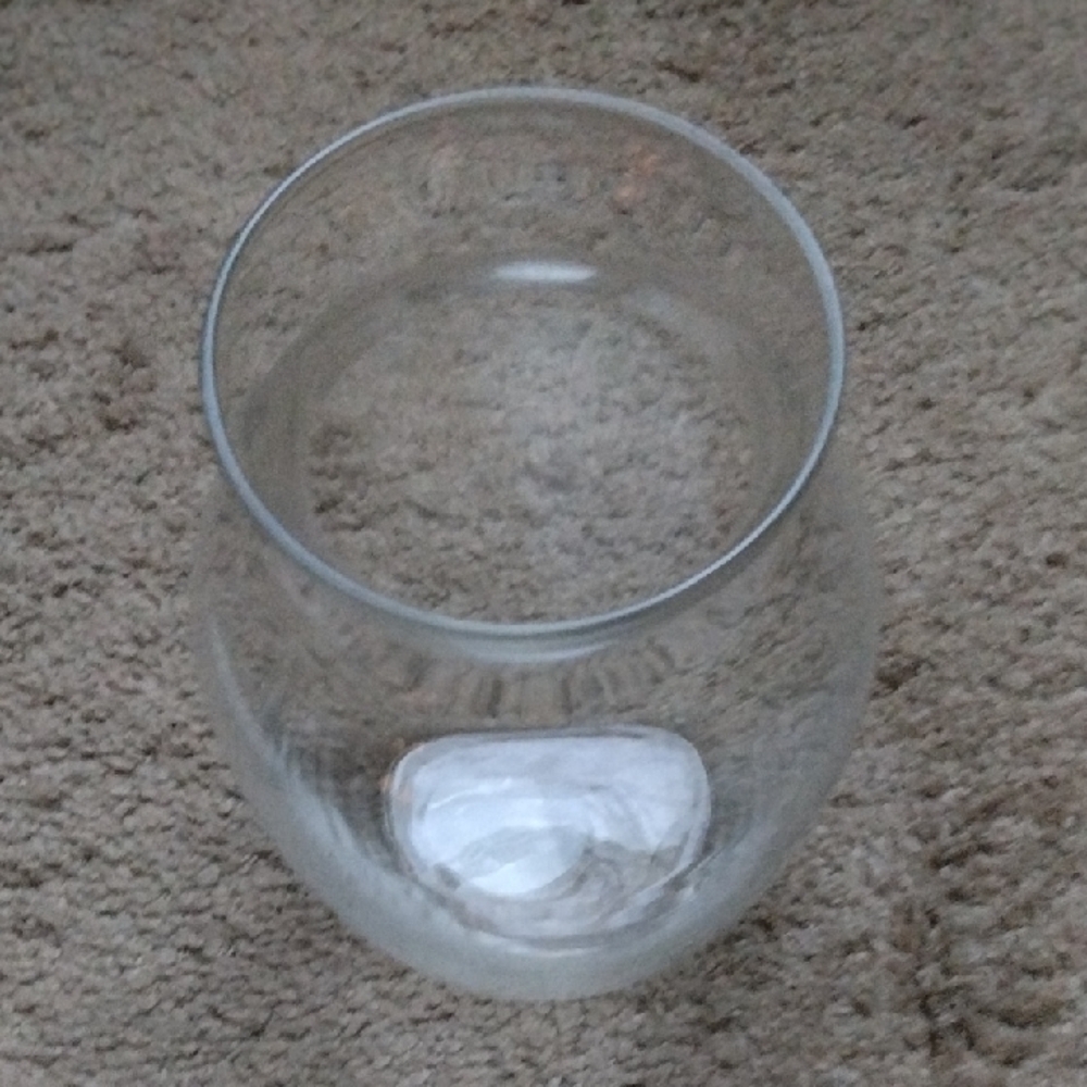 Silver Accent Vase with Elegant Design